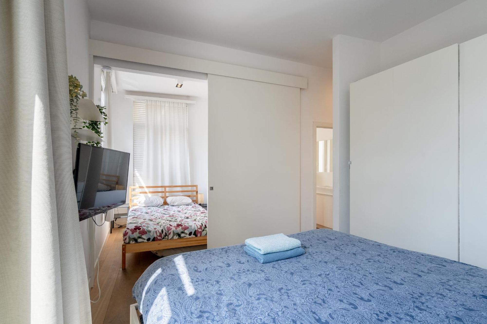 Beautiful Modern Apartment In The Heart Of Антверпен Экстерьер фото